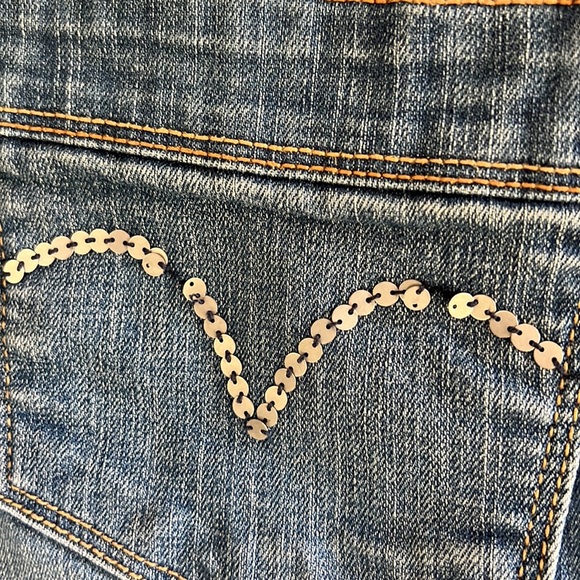 Levi’s 512 Perfectly Slimming Bermuda Denim Shorts - Picture 9 of 11